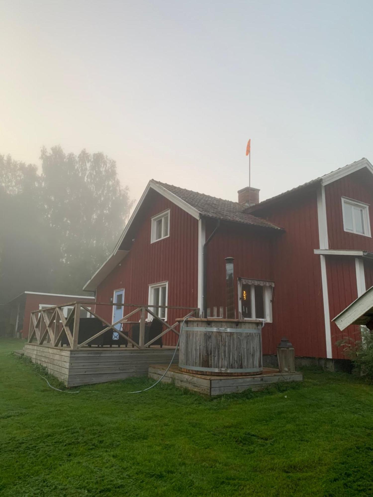 Warm Beheiztes Gemuetliches Haus In Der Natur Sunne Exterior photo